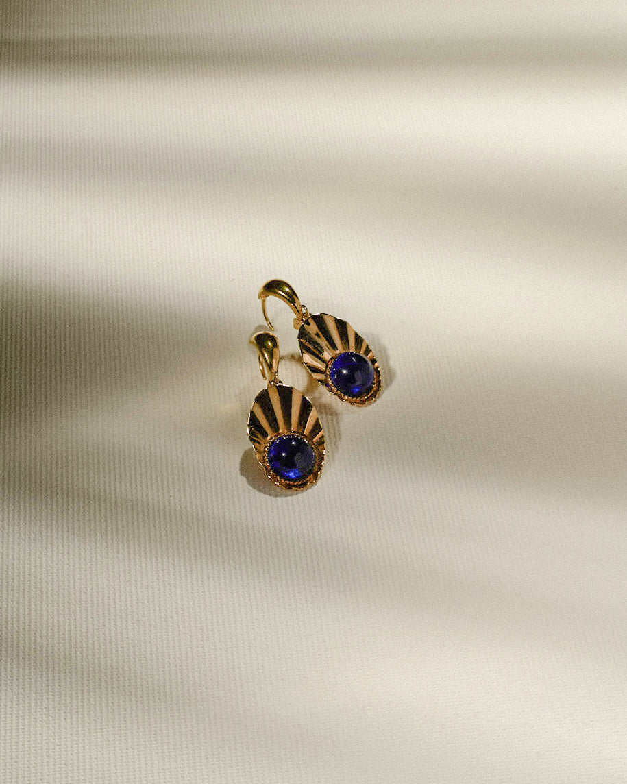CROWN SHELL EARRINGS WITH BLUE ZIRCONS