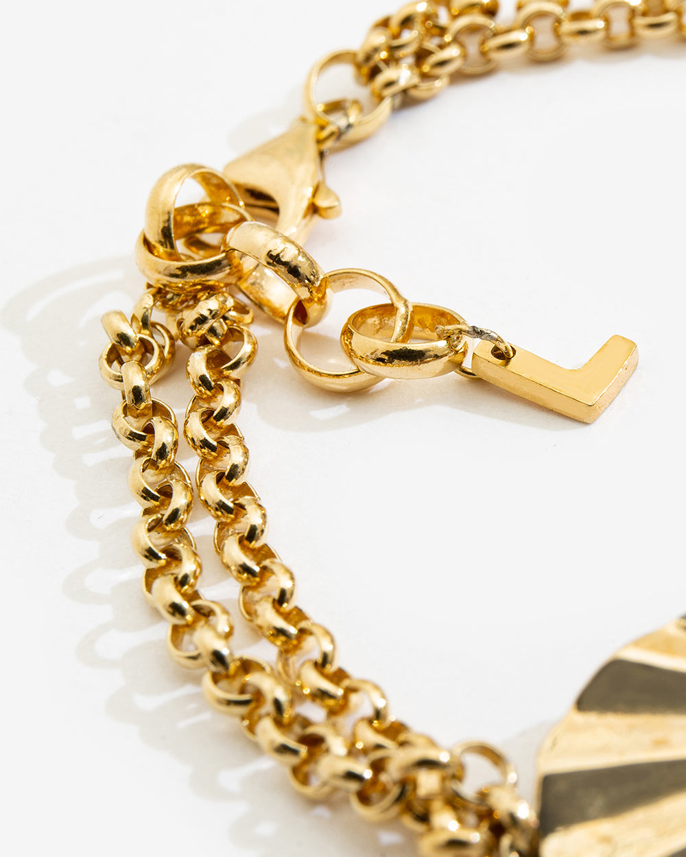 CROWN SHELL BRACELET WITH NATURAL PEARLS